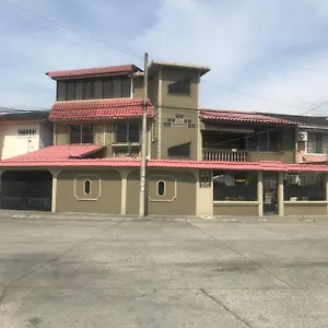 Casa Mendieta By The Airport Bed and breakfast